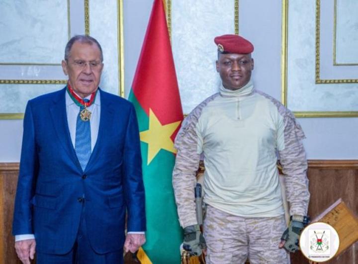 Coopération Burkina-Fédération de Russie : Le ministre Sergueï LAVROV fait Commandeur de l’Ordre de l’Etalon Coopération Burkina-Fédération de Russie : Le ministre Sergueï LAVROV fait Commandeur de l’Ordre de l’Etalon