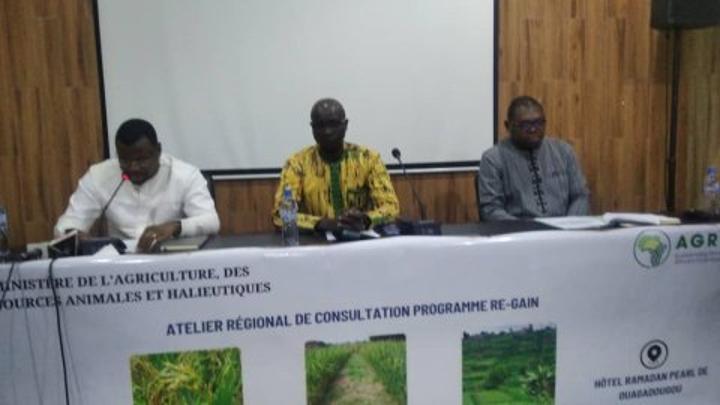 Changements climatiques et pertes alimentaires : Le programme RE-GAIN pour répondre aux besoins spécifiques des exploitants agricoles Changements climatiques et pertes alimentaires : Le programme RE-GAIN pour répondre aux besoins spécifiques des exploitants agricoles