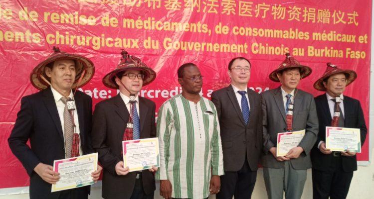 Coopération : Le CHU de Tengandogo reçoit du matériel médical d’une valeur de 120 millions de F CFA de la part de la Chine Coopération : Le CHU de Tengandogo reçoit du matériel médical d’une valeur de 120 millions de F CFA de la part de la Chine