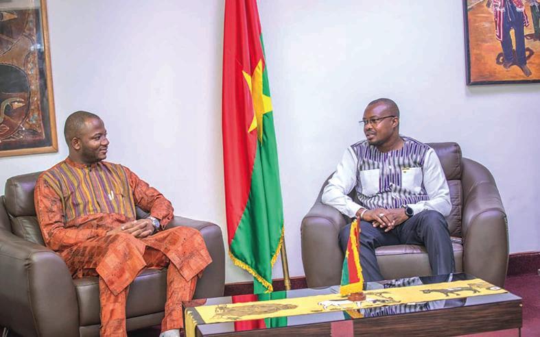 29e édition du FESPACO : un émissaire du Tchad, pays invité d’honneur, chez le ministre d’Etat Jean Emmanuel Ouédraogo 29e édition du FESPACO : un émissaire du Tchad, pays invité d’honneur, chez le ministre d’Etat Jean Emmanuel Ouédraogo