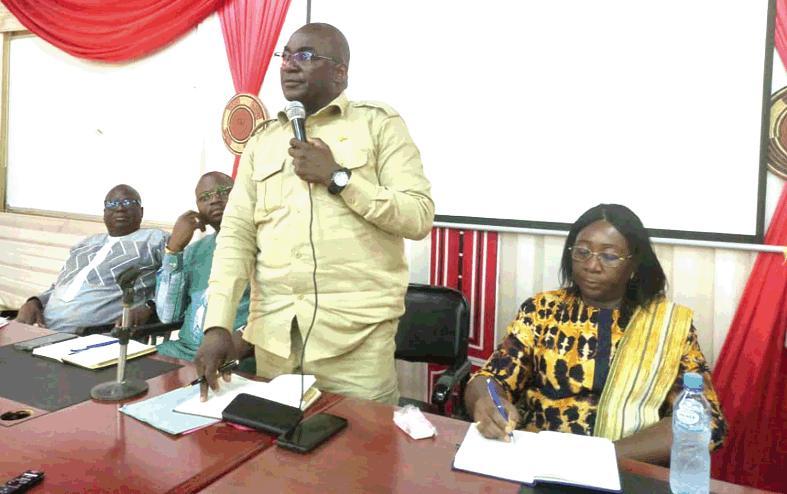 Bassolma Bazié, ministre d’Etat en charge de la fonction publique : « Chaque village ou quartier doit s’organiser et avoir son propre plan de riposte face à une attaque » Bassolma Bazié, ministre d’Etat en charge de la fonction publique : « Chaque village ou quartier doit s’organiser et avoir son propre plan de riposte face à une attaque »