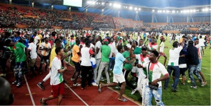 Le Félicia envahit par les supporters Burkinabés suite à la qualification pour la CAN 2025, réaction de l'ONS Le Félicia envahit par les supporters Burkinabés suite à la qualification pour la CAN 2025, réaction de l'ONS