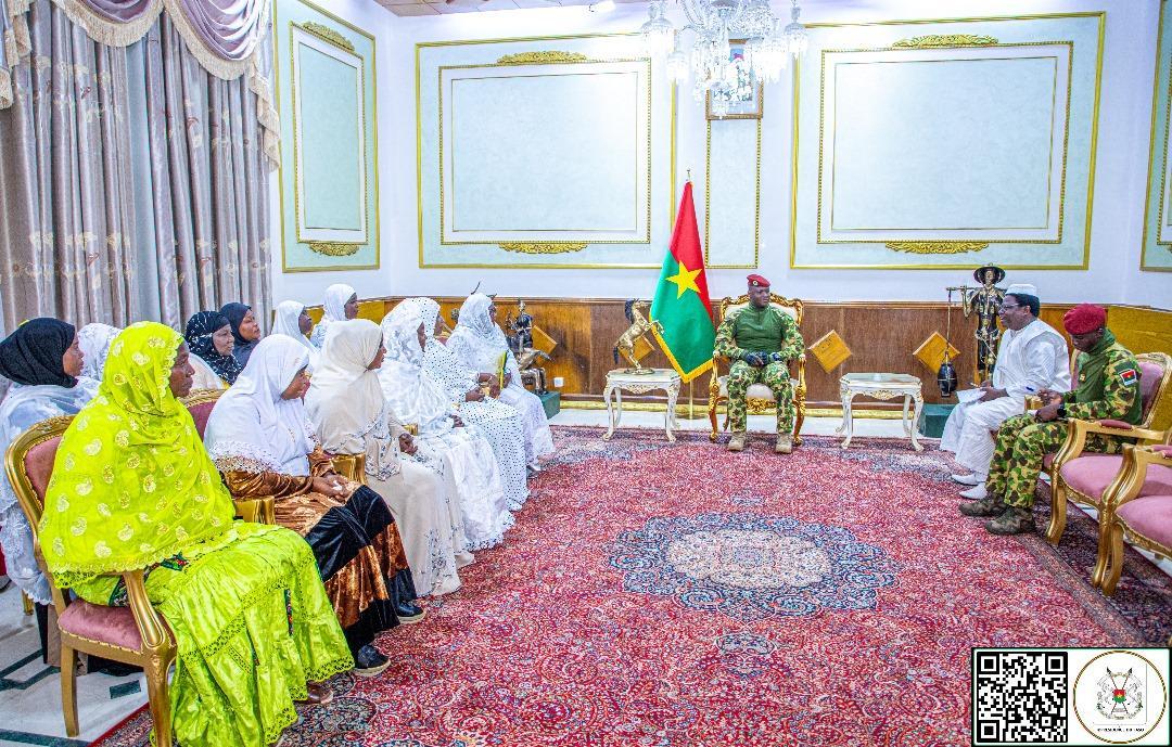 Reconquête du territoire : la cellule féminine de la Communauté musulmane invite l’ensemble des Burkinabè à s’inscrire dans une dynamique de paix Reconquête du territoire : la cellule féminine de la Communauté musulmane invite l’ensemble des Burkinabè à s’inscrire dans une dynamique de paix