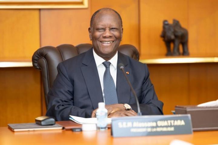 Coopération internationale, Ouattara ouvre 12 postes d'attachés de sécurité intérieure auprès des missions diplomatiques de plusieurs pays dont le Burkina Faso et le Mali Coopération internationale, Ouattara ouvre 12 postes d'attachés de sécurité intérieure auprès des missions diplomatiques de plusieurs pays dont le Burkina Faso et le Mali