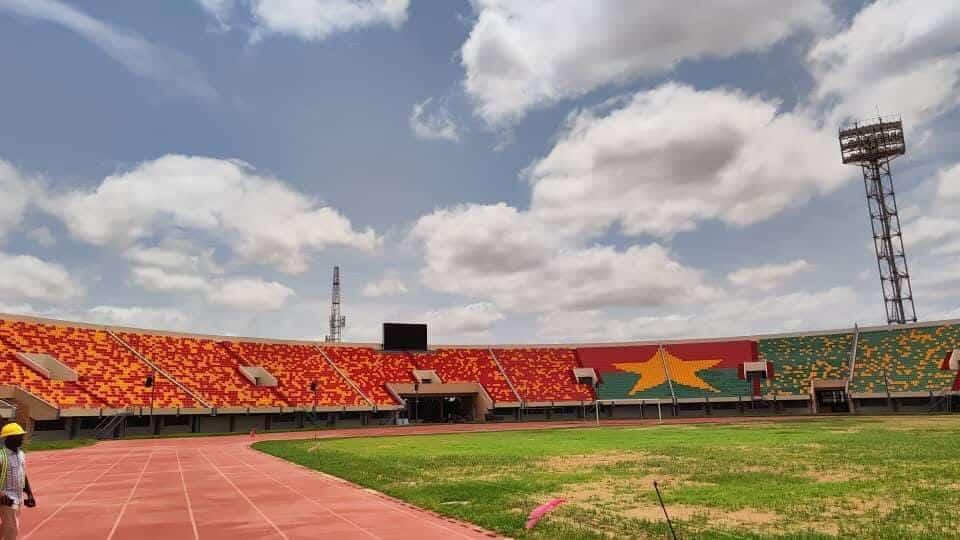 4 milliards de FCFA pour achever la réhabilitation du stade 4 milliards de FCFA pour achever la réhabilitation du stade