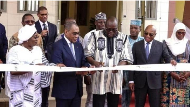 Côte d'Ivoire-Burkina Faso : Au côté de son homologue, Adama Coulibaly inaugure l'agence auxiliaire de la BCEAO de Bobo-Dioulasso Côte d'Ivoire-Burkina Faso : Au côté de son homologue, Adama Coulibaly inaugure l'agence auxiliaire de la BCEAO de Bobo-Dioulasso