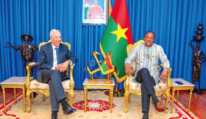 Coopération multilatérale: le nouveau représentant spécial de l’UE pour le Sahel réaffirme l’engagement de l’institution aux côtés du Burkina Coopération multilatérale: le nouveau représentant spécial de l’UE pour le Sahel réaffirme l’engagement de l’institution aux côtés du Burkina