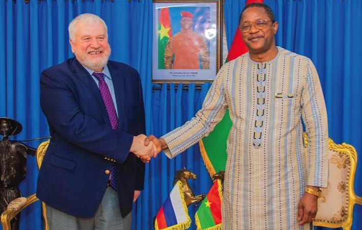 Coopération bilatérale: le chef de la diplomatie burkinabè échange avec les diplomates chinois et russe Coopération bilatérale: le chef de la diplomatie burkinabè échange avec les diplomates chinois et russe