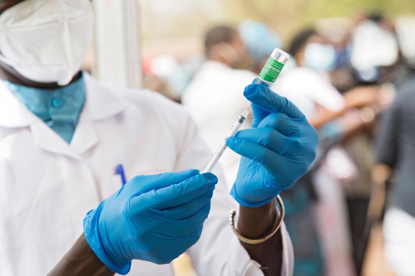 Au Sahel, les campagnes de vaccination entravées par les groupes djihadistes et les régimes militaires Au Sahel, les campagnes de vaccination entravées par les groupes djihadistes et les régimes militaires