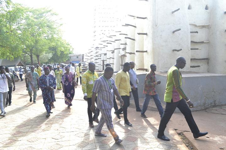 Promotion du tourisme interne : le ministre Gilbert Ouédraogo visite quelques sites à Bobo-Dioulasso Promotion du tourisme interne : le ministre Gilbert Ouédraogo visite quelques sites à Bobo-Dioulasso
