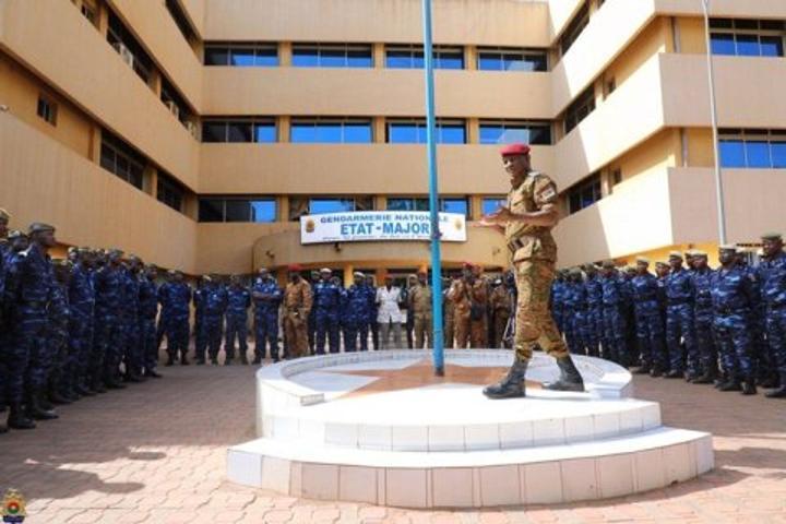 Tournée de prise de commandement : Le Chef d’Etat-Major Général des Armées à l’Etat Major de la Gendarmerie Nationale Tournée de prise de commandement : Le Chef d’Etat-Major Général des Armées à l’Etat Major de la Gendarmerie Nationale