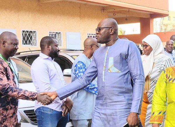 La ministre de la transition digitale et ses collègues de l'économie et du budget, en visite sur les sites raccordés au Réseau informatique national de l'administration La ministre de la transition digitale et ses collègues de l'économie et du budget, en visite sur les sites raccordés au Réseau informatique national de l'administration