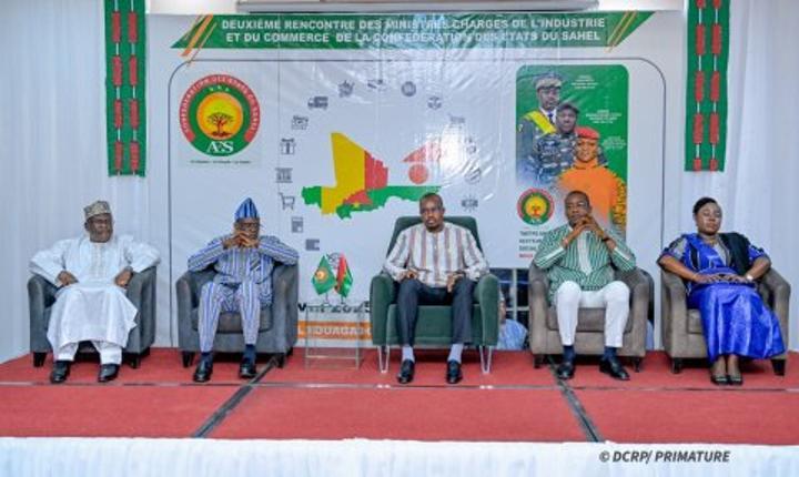 Intensification des échanges commerciaux dans l’AES : Les ministres chargés de l’Industrie et du Commerce en conclave à Ouagadougou Intensification des échanges commerciaux dans l’AES : Les ministres chargés de l’Industrie et du Commerce en conclave à Ouagadougou