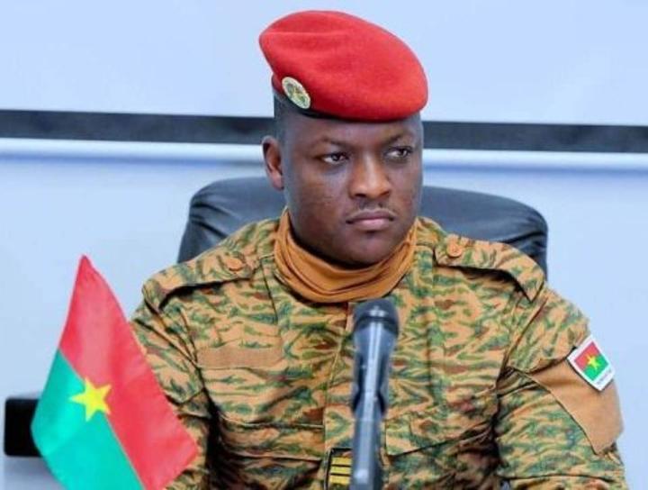 Décès du pape François : Le capitaine Ibrahim Traoré salue la mémoire d’un leader spirituel solidaire du Burkina face au terrorisme Décès du pape François : Le capitaine Ibrahim Traoré salue la mémoire d’un leader spirituel solidaire du Burkina face au terrorisme