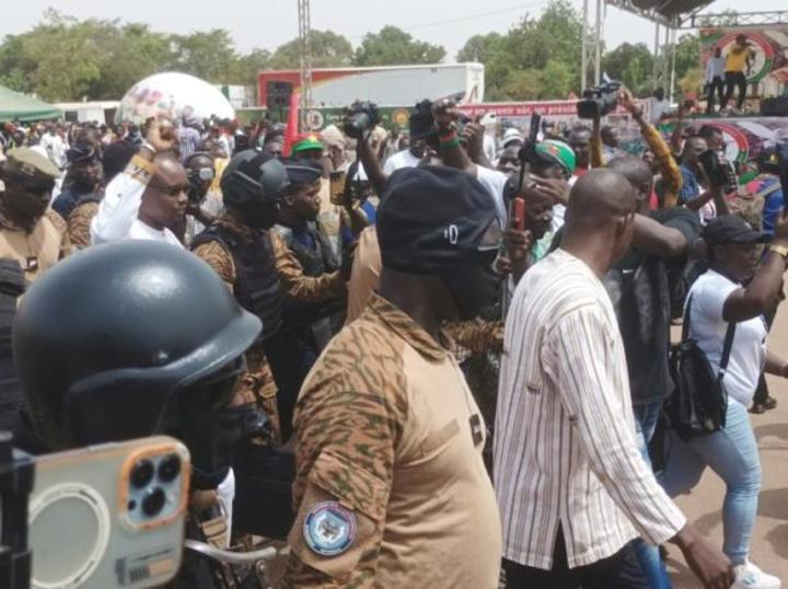 Journée mondiale de soutien au Capitaine Ibrahim Traoré : « Ce qui se passe ce 30 avril 2025 fait trembler l’impérialiste » (Premier ministre) Journée mondiale de soutien au Capitaine Ibrahim Traoré : « Ce qui se passe ce 30 avril 2025 fait trembler l’impérialiste » (Premier ministre)
