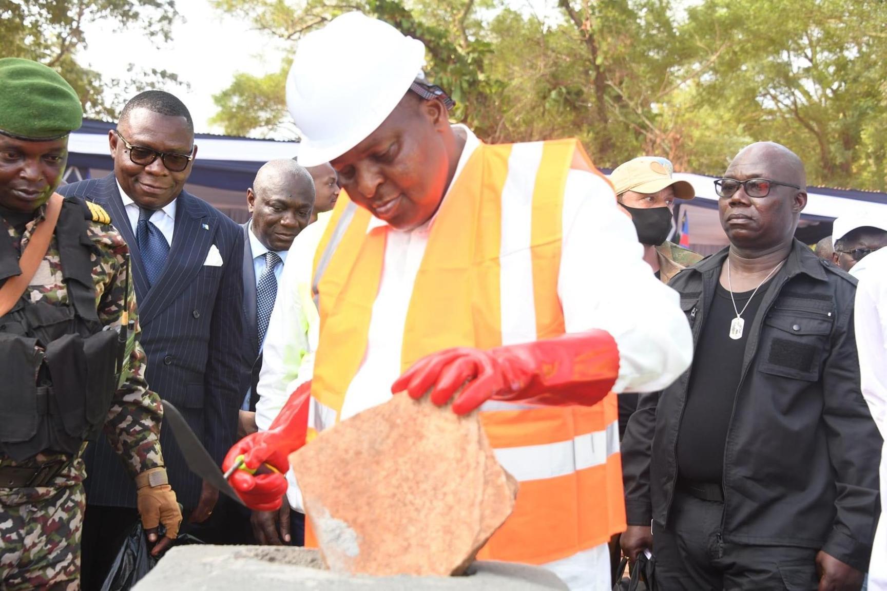 «Le travail constitue une donnée centrale pour la réussite des projets de transformation positive de notre pays», Faustin Archange Touadera «Le travail constitue une donnée centrale pour la réussite des projets de transformation positive de notre pays», Faustin Archange Touadera