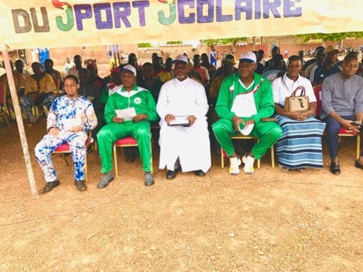 Organisation du sport, de la culture et des loisirs à l’école primaire (OSCLEP) du Nayala : L’équipe de Toma sacrée championne de l’édition 2025 face à celle de Gossina Organisation du sport, de la culture et des loisirs à l’école primaire (OSCLEP) du Nayala : L’équipe de Toma sacrée championne de l’édition 2025 face à celle de Gossina
