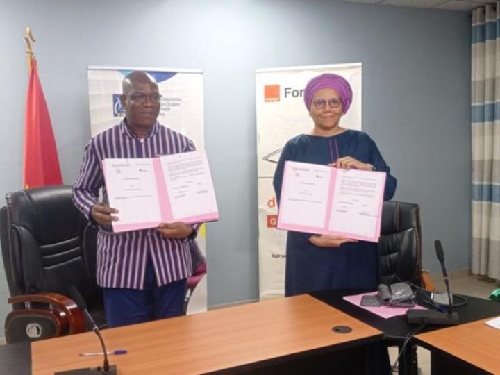 La Fondation Orange et le ministère de l’Enseignement Secondaire unissent leurs efforts en faveur de l’éducation au Burkina Faso La Fondation Orange et le ministère de l’Enseignement Secondaire unissent leurs efforts en faveur de l’éducation au Burkina Faso