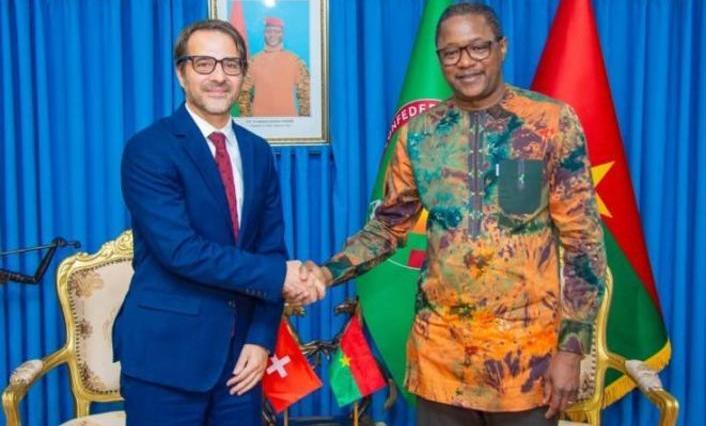 Coopération bilatérale : L’ambassadeur de la Confédération Suisse et le Chef de la diplomatie burkinabè échangent sur les perspectives de renforcement de l’axe Ouagadougou-Berne Coopération bilatérale : L’ambassadeur de la Confédération Suisse et le Chef de la diplomatie burkinabè échangent sur les perspectives de renforcement de l’axe Ouagadougou-Berne