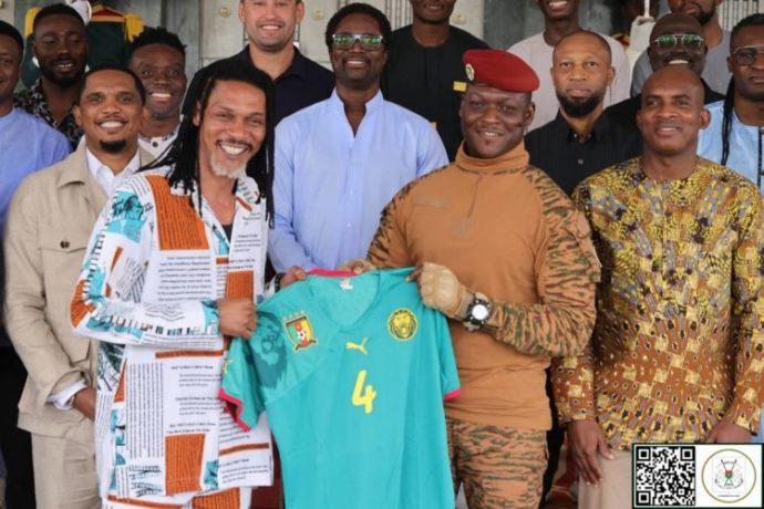 Réouverture du Stade du 4-août : Le Capitaine Ibrahim TRAORÉ accueille les anciennes gloires du football africain Réouverture du Stade du 4-août : Le Capitaine Ibrahim TRAORÉ accueille les anciennes gloires du football africain