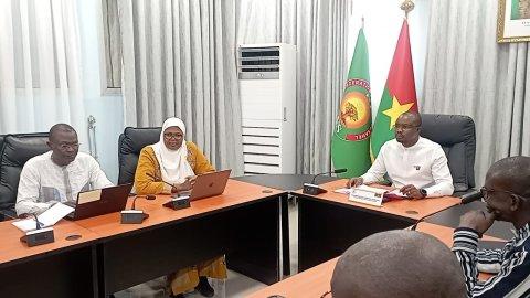 Burkina/Évaluation des ministres : La ministre en charge de la Transition digitale réalise 53% de son contrat d'objectifs au premier semestre de l'année Burkina/Évaluation des ministres : La ministre en charge de la Transition digitale réalise 53% de son contrat d'objectifs au premier semestre de l'année