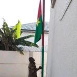 Montée des Couleurs à l’Ambassade du Burkina à Accra Montée des Couleurs à l'Ambassade du Burkina à Accra