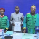 Intégration Éthique des Smartphones à l’École par Dr Toé Intégration Éthique des Smartphones à l'École par Dr Toé