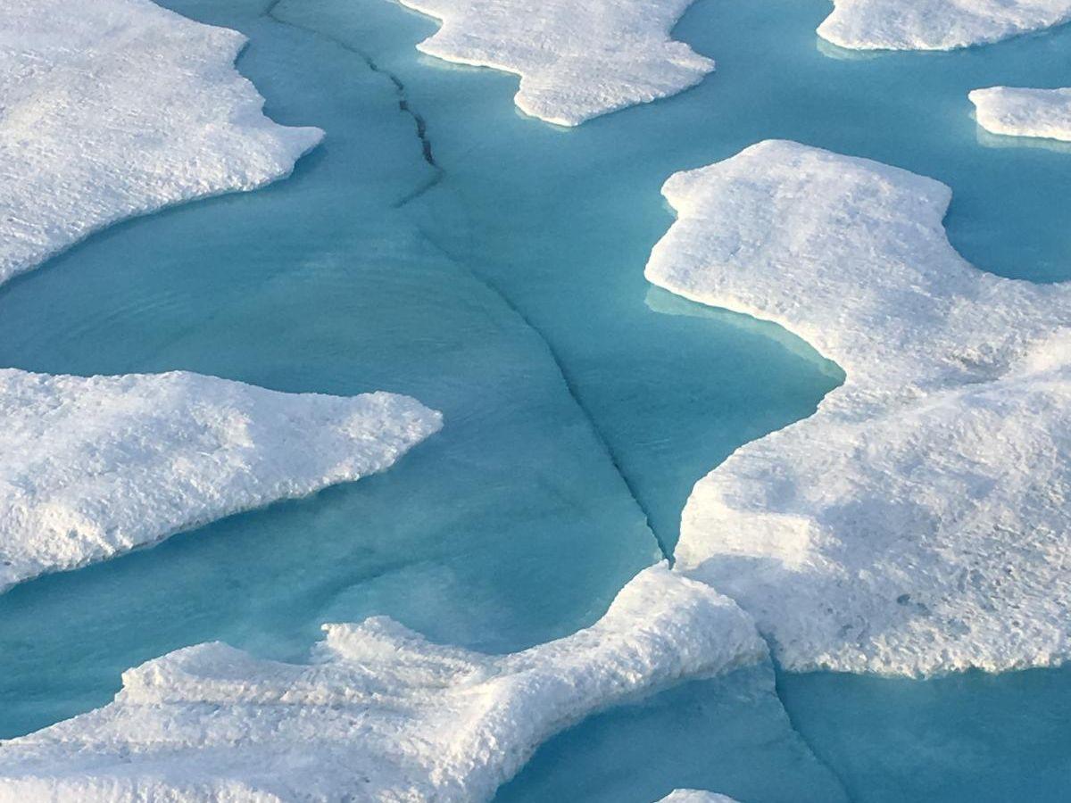 Poussière cosmique et l'ancienne banquise révélée Poussière cosmique et l'ancienne banquise révélée