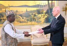 Ambassadeur Sawadogo Présente Lettres de Créance à Saïed Ambassadeur Sawadogo Présente Lettres de Créance à Saïed