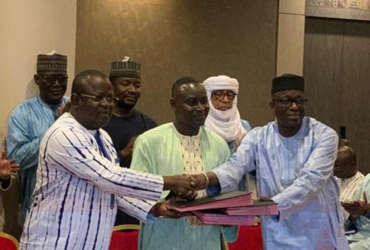 Accord Tripartite pour Optimiser les Communications Frontalières Accord Tripartite pour Optimiser les Communications Frontalières