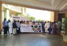 Accès des Agriculteurs aux Marchés Privés Accès des Agriculteurs aux Marchés Privés