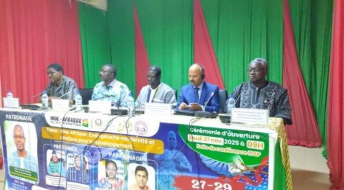 Inde et Afrique discutent développement au colloque Inde et Afrique discutent développement au colloque