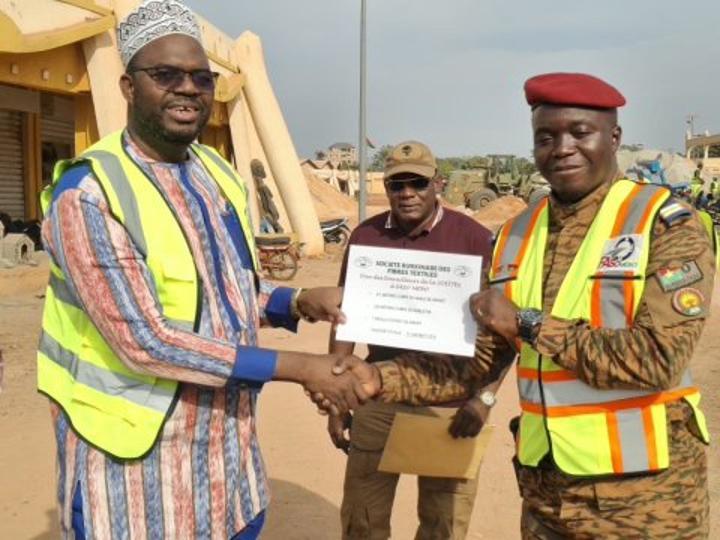 Sofitex Renforce Engagement Citoyen avec 11 Millions F CFA Sofitex Renforce Engagement Citoyen avec 11 Millions F CFA