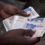 Fin d’année et l’angoisse de l’argent de fête Fin d'année et l'angoisse de l'argent de fête