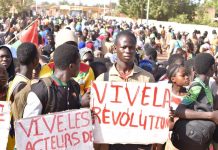 Soutien à la Révolution par des élèves de Tougan Soutien à la Révolution par des élèves de Tougan