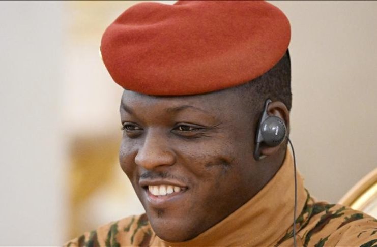 Traoré: Burkina Faso, Vitrine et Modèle Actuel Traoré: Burkina Faso, Vitrine et Modèle Actuel