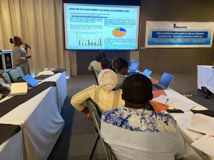 Rapport WaterAid sur l'Eau et l'Assainissement au Burkina Faso Rapport WaterAid sur l'Eau et l'Assainissement au Burkina Faso