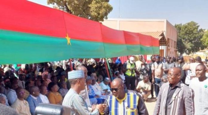 Ministère décore 189 acteurs économiques au Burkina Faso Ministère décore 189 acteurs économiques au Burkina Faso