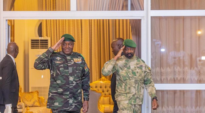 Dîner d’État d’Assimi Goïta pour dirigeants du Niger et Burkina Dîner d'État d'Assimi Goïta pour dirigeants du Niger et Burkina