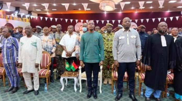 Avocature Burkinabè: Cinquante Ans de Lutte pour le Droit Avocature Burkinabè: Cinquante Ans de Lutte pour le Droit