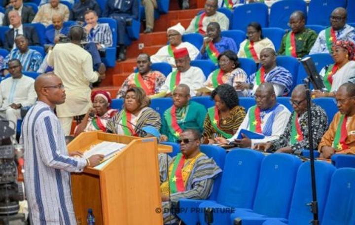 Discours Approuvé par les Députés sur la Nation Discours Approuvé par les Députés sur la Nation