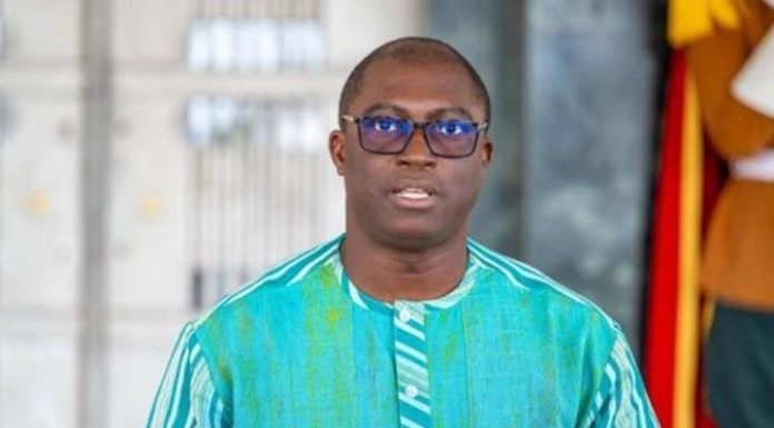 Lutte Contre La Corruption: Quatre Agents Révoqués Lutte Contre La Corruption: Quatre Agents Révoqués