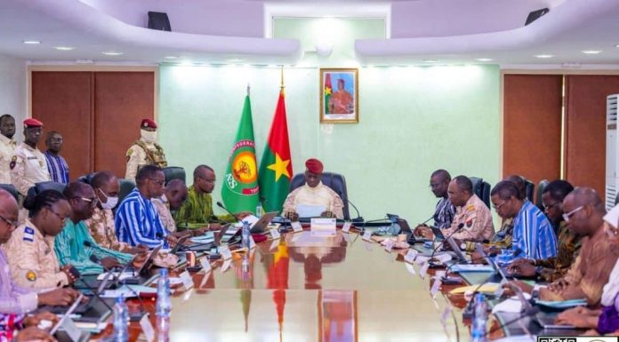 Révocation et Sanctions pour Corruption d’Agents Publics Révocation et Sanctions pour Corruption d'Agents Publics