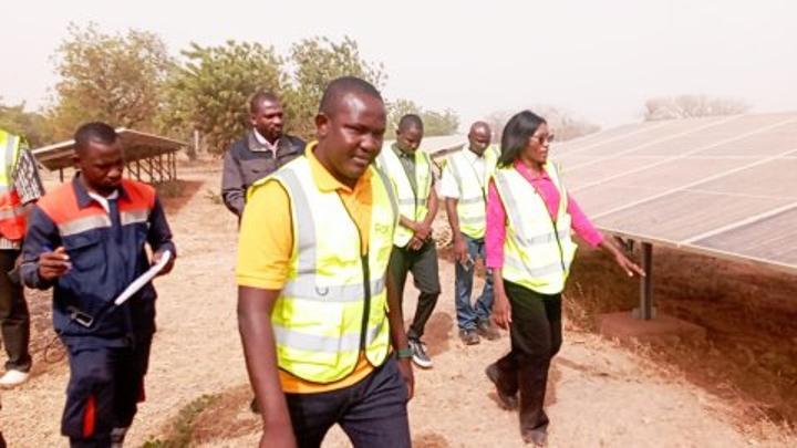 Visite de terrain à Bouanga pour l'électrification rurale Visite de terrain à Bouanga pour l'électrification rurale