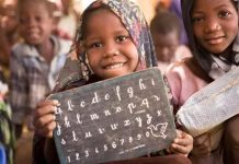 Lutte contre la pauvreté éducative en Afrique Lutte contre la pauvreté éducative en Afrique
