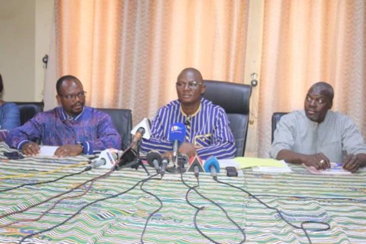 Réajustement des Plats dans les Restaurants Universitaires Réajustement des Plats dans les Restaurants Universitaires