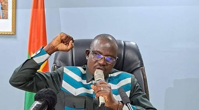 Ministre Zoungrana S’attaque au Calvaire des Enseignants Ministre Zoungrana S'attaque au Calvaire des Enseignants