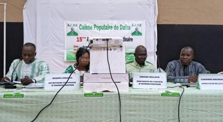 Caisse Populaire de Dafra Se Conforme à la Loi Caisse Populaire de Dafra Se Conforme à la Loi