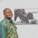 Harouna Marané Explore Lien Homme-Cheval En Exposition Harouna Marané Explore Lien Homme-Cheval En Exposition