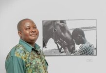 Harouna Marané Explore Lien Homme-Cheval En Exposition Harouna Marané Explore Lien Homme-Cheval En Exposition